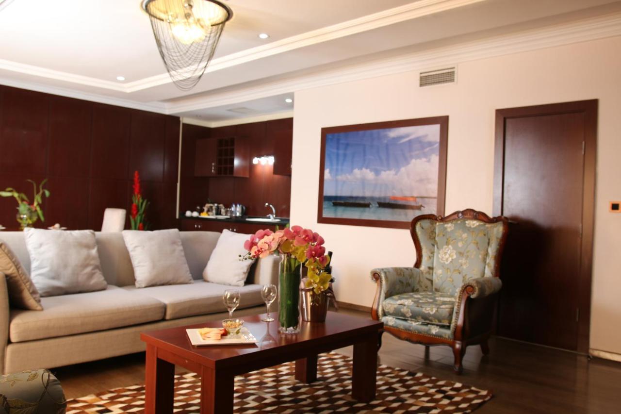 Grand Pela Hotel & Suites Абуджа Екстериор снимка