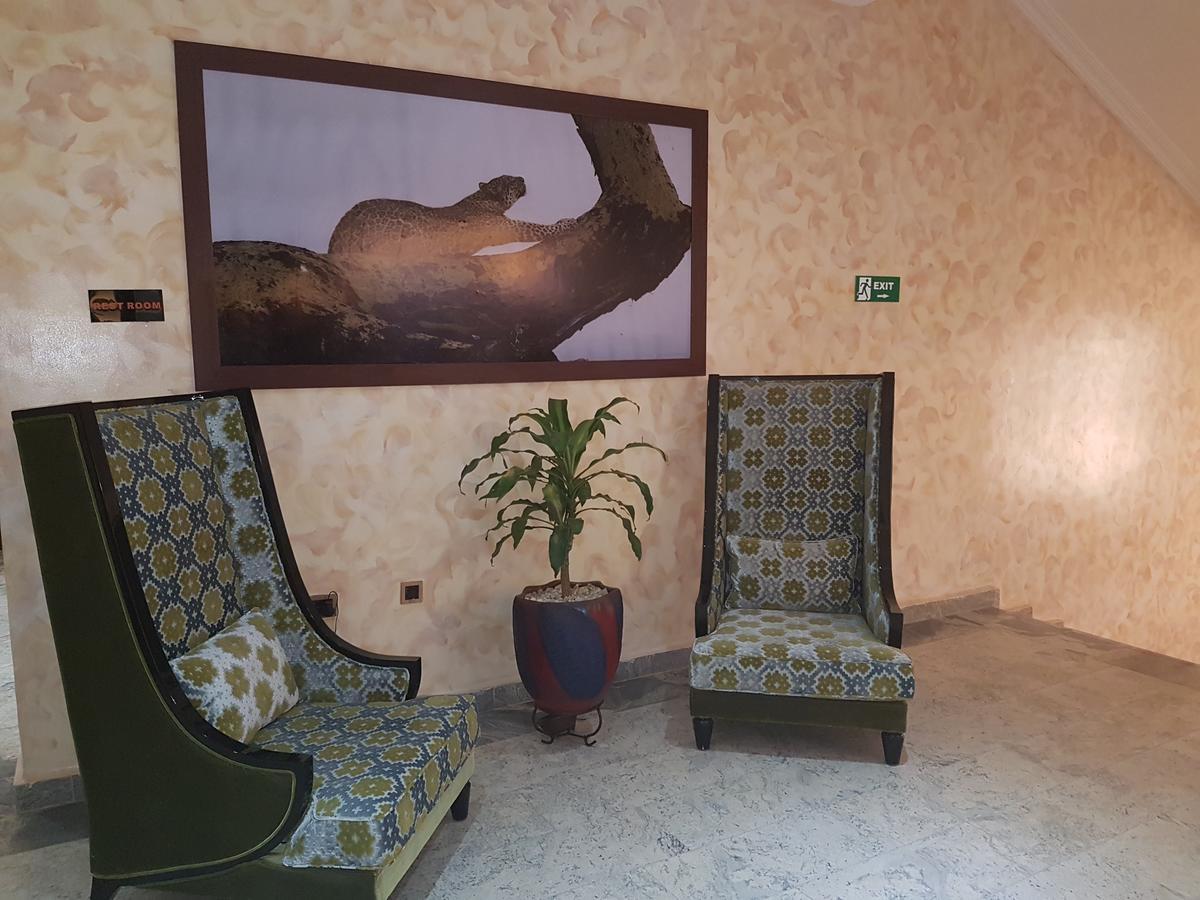 Grand Pela Hotel & Suites Абуджа Екстериор снимка