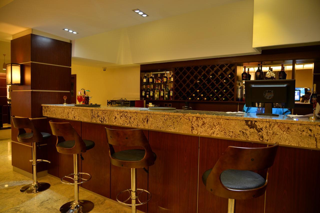 Grand Pela Hotel & Suites Абуджа Екстериор снимка